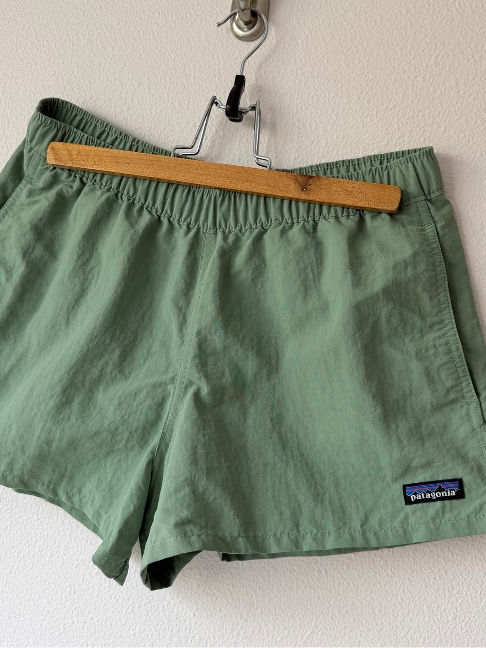 Patagonia barely baggies - Picture 2 of 4
